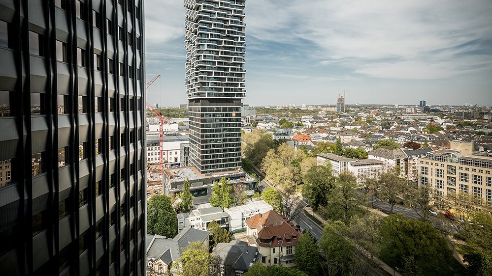 ONE FORTY WEST (T-Rex) in Frankfurt/Main, Germany 