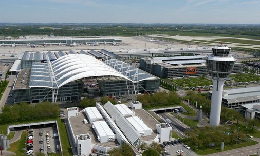 Flughafen München Airport Center und Zentralgebäude, München, Deutschland