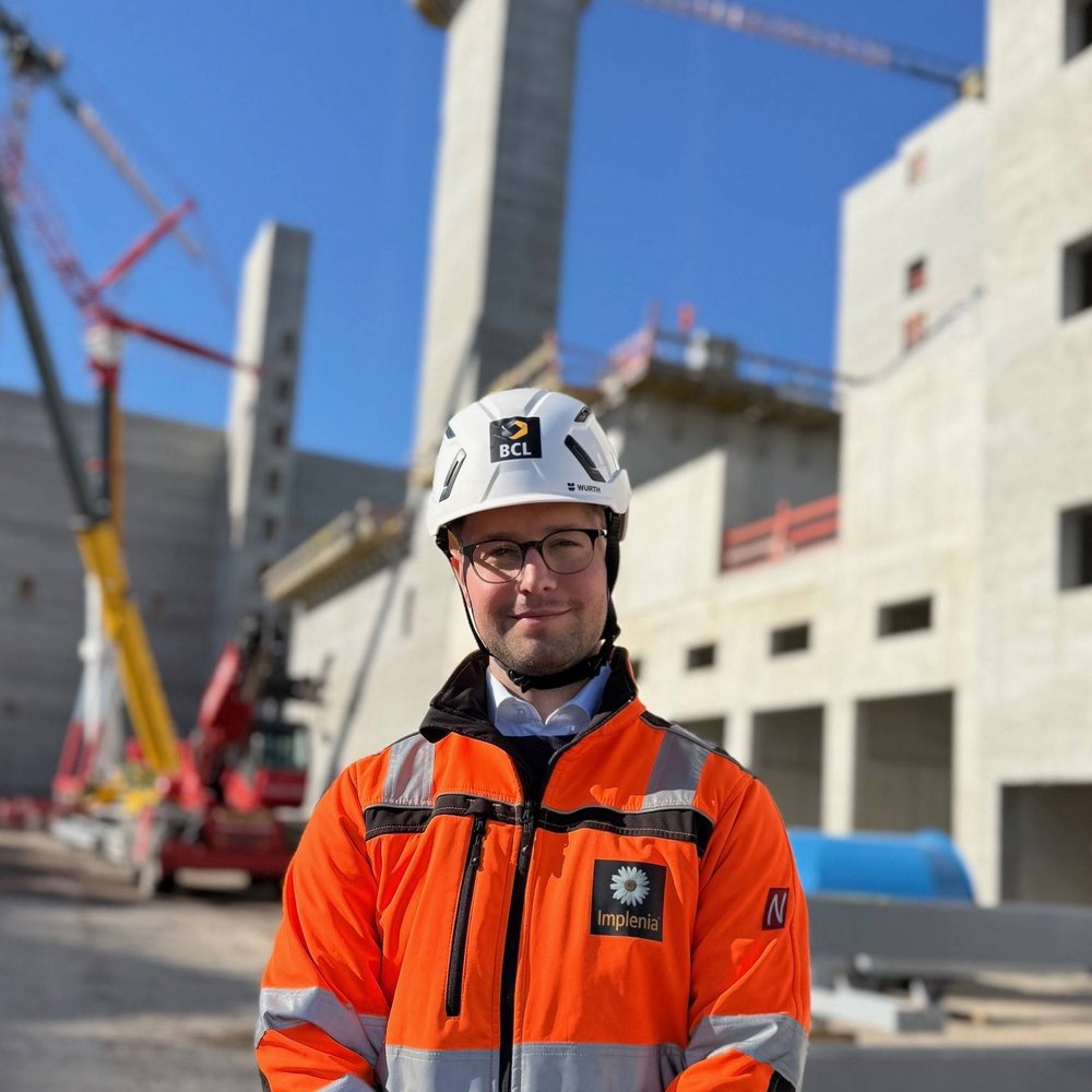 [Jonas, was hat Baulogistik]||mit der Formel 1 zu tun?]