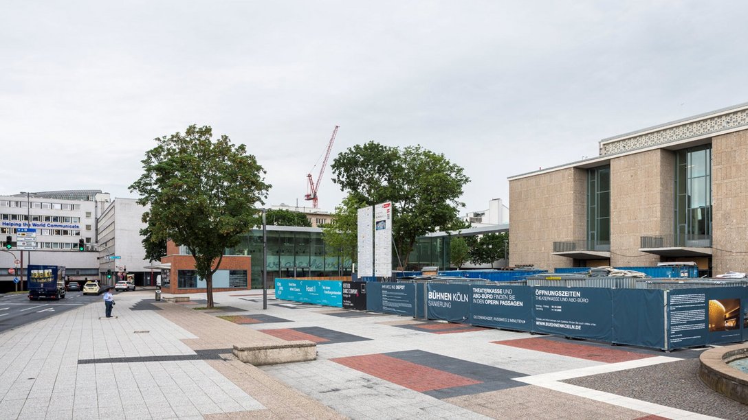 Exterior shot of the opera house during construction works, Städtische Bühnen Köln, Cologne, Germany